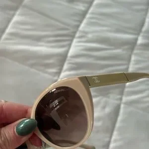 Chanel 5252Q cream cat eye sunglasses Chanel BeigeBrown Gradient 5252Q Cat Eye Sunglasses | eBay main image 4